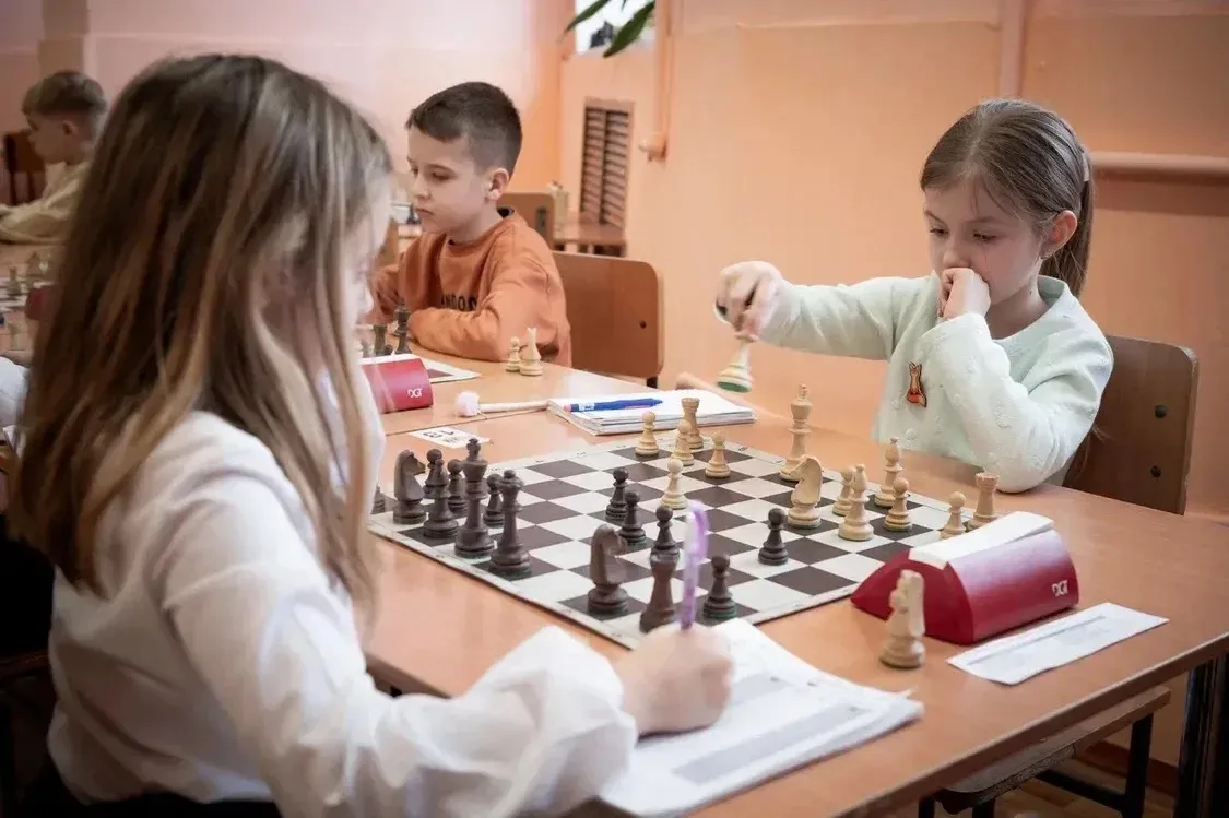 🔵Новости от юных шахматистов! В выходные состоялось командное первенство по шахматам «Дебют» среди к
