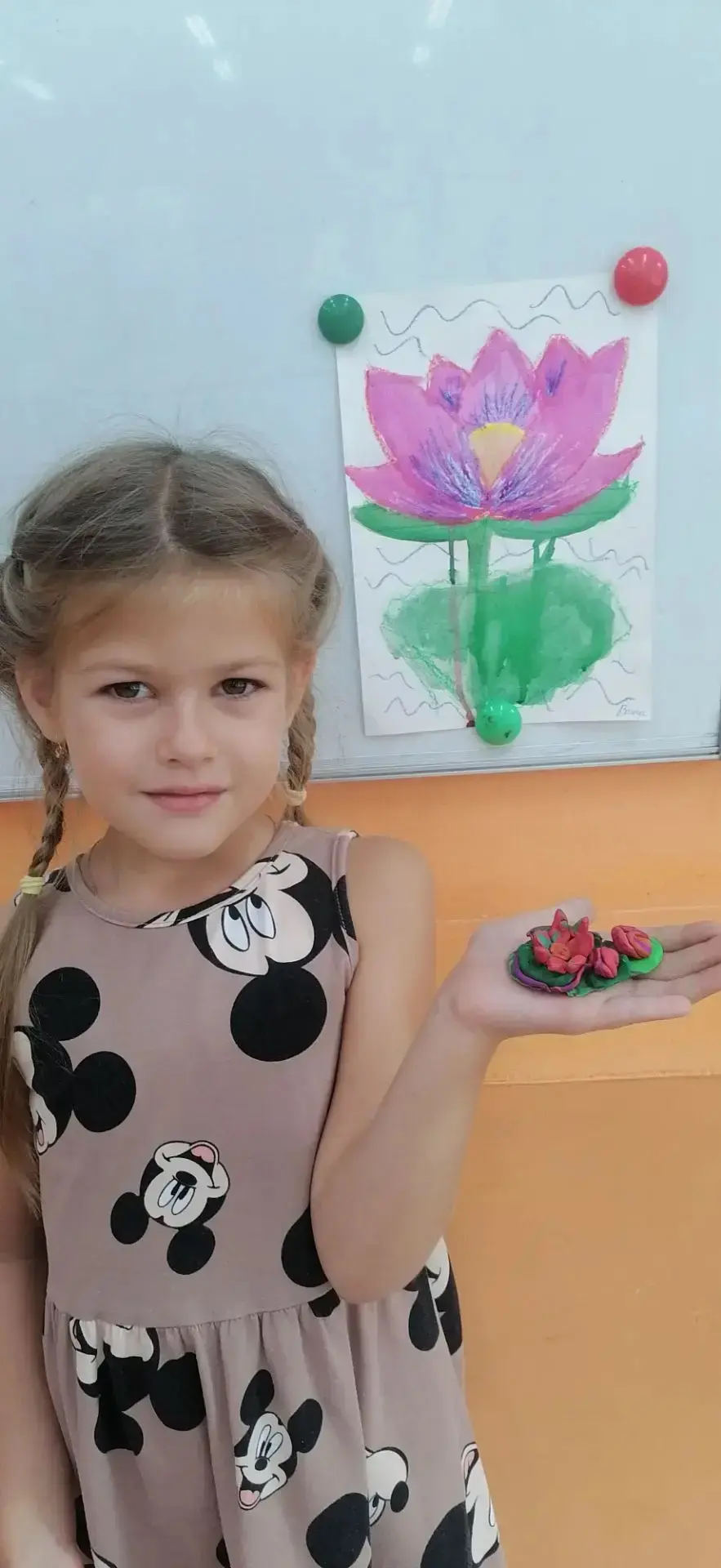 Познавая природу Дальнего Востока, ребята учатся беречь и ценить ее красоту. Цветок лот...