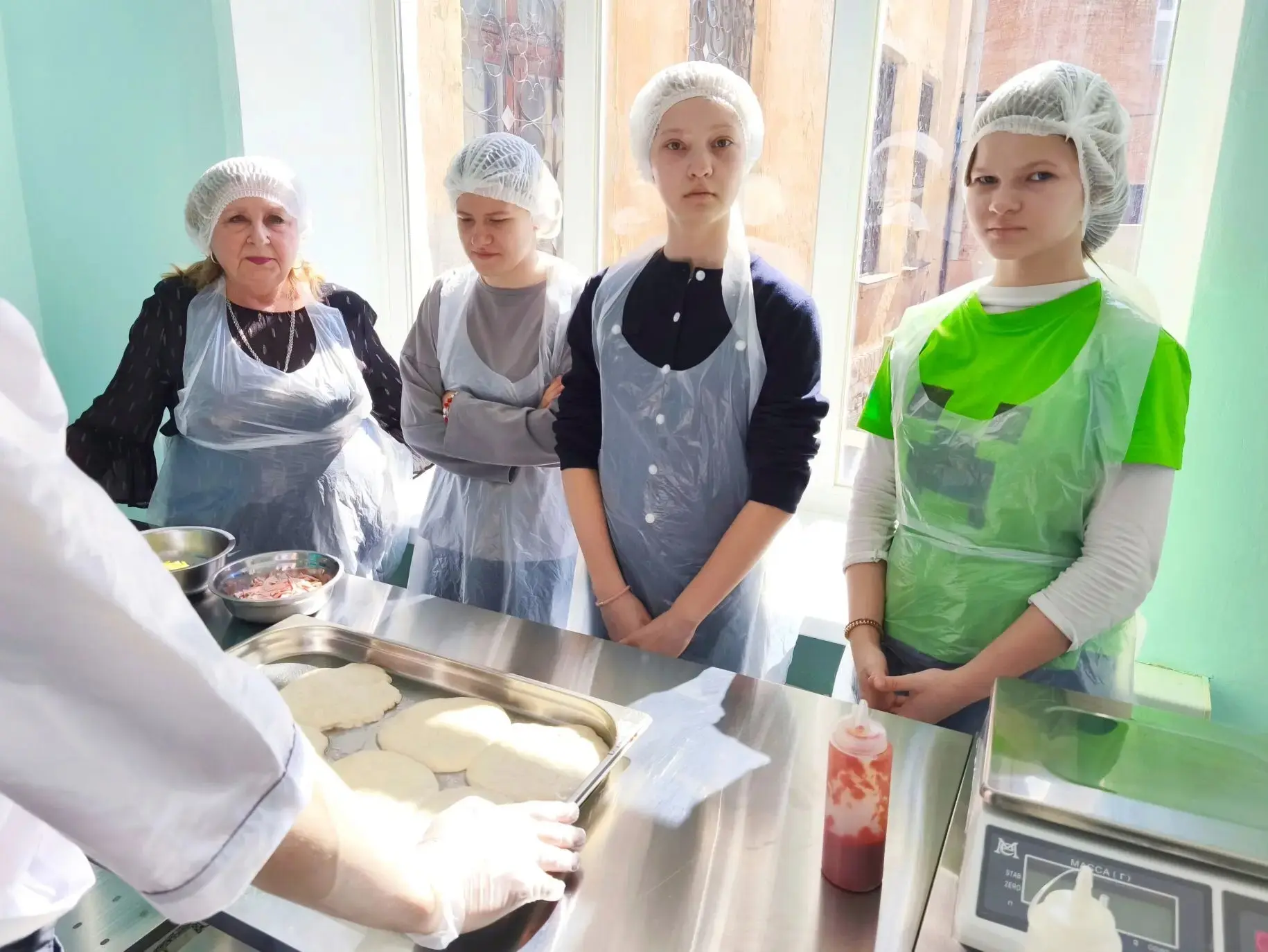 🍕 Первая школа — первая пицца! 
 
👨‍🍳 В нашем техникуме прошли профессиональные пробы по професси