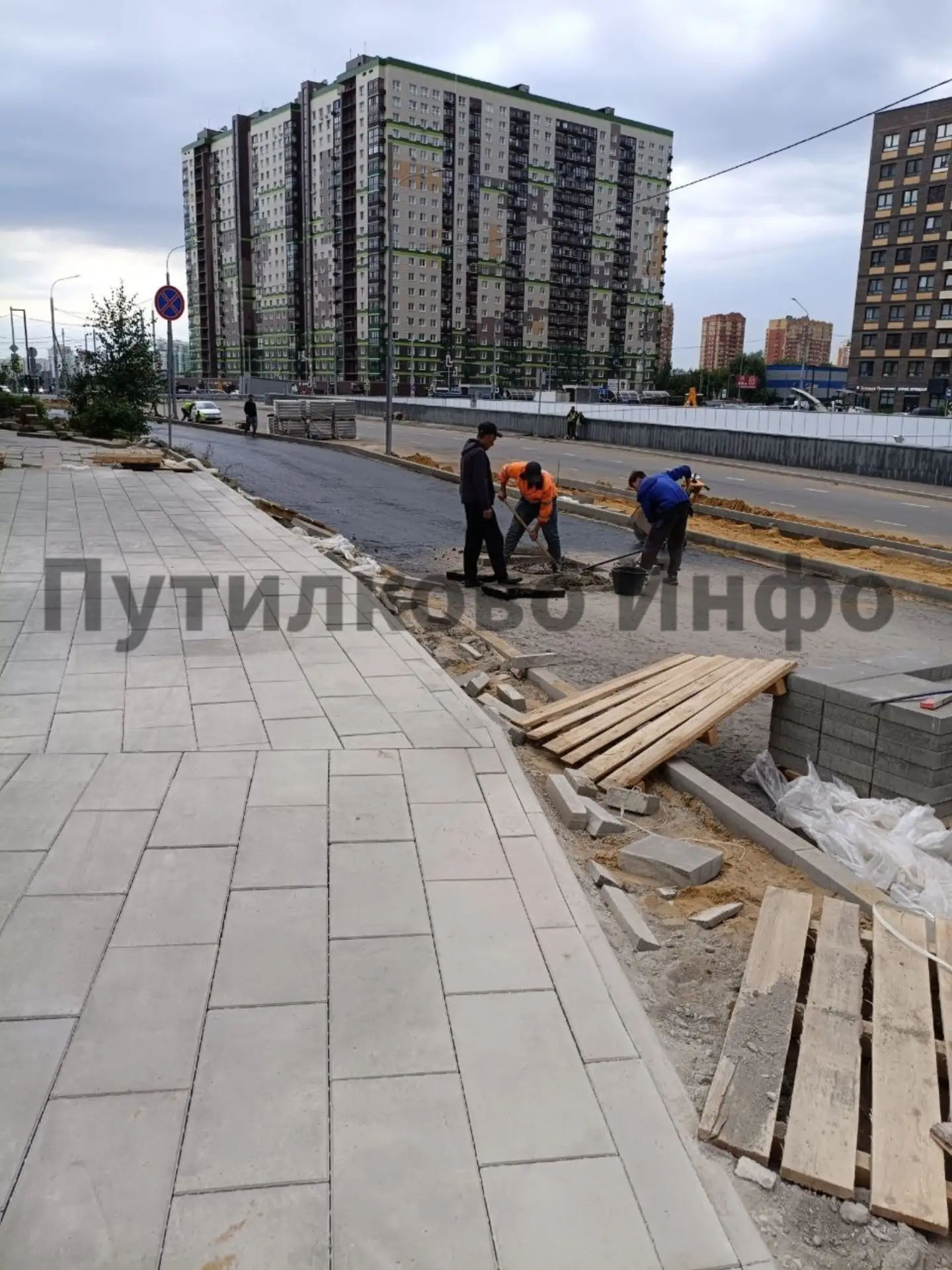 Выходной, а работа кипит! 🚧💪