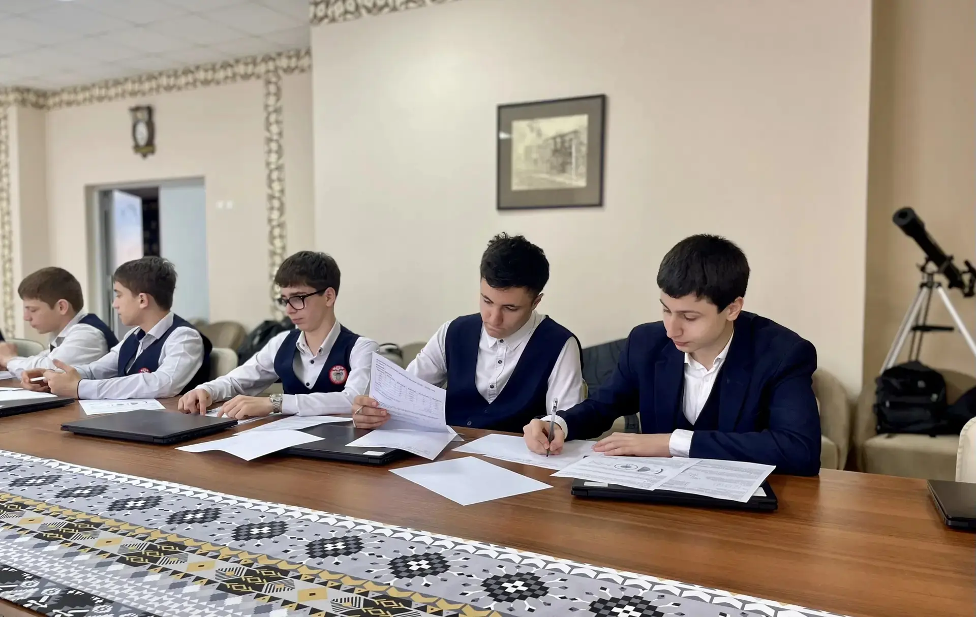 Шаг к большим результатам 📚 Сегодня учащиеся 9 «Б» класса проекта «Сириус» написали итоговую диагнос