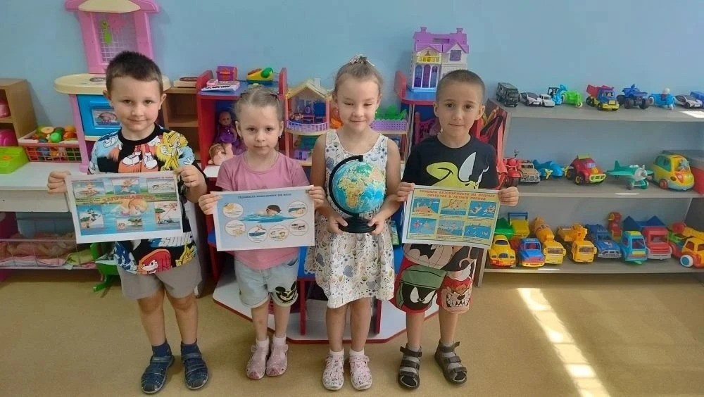 🎈 Как мы с ребятами подружились с водой! 🌊😊

Сегодня в детском саду прошло увлекательное занятие 