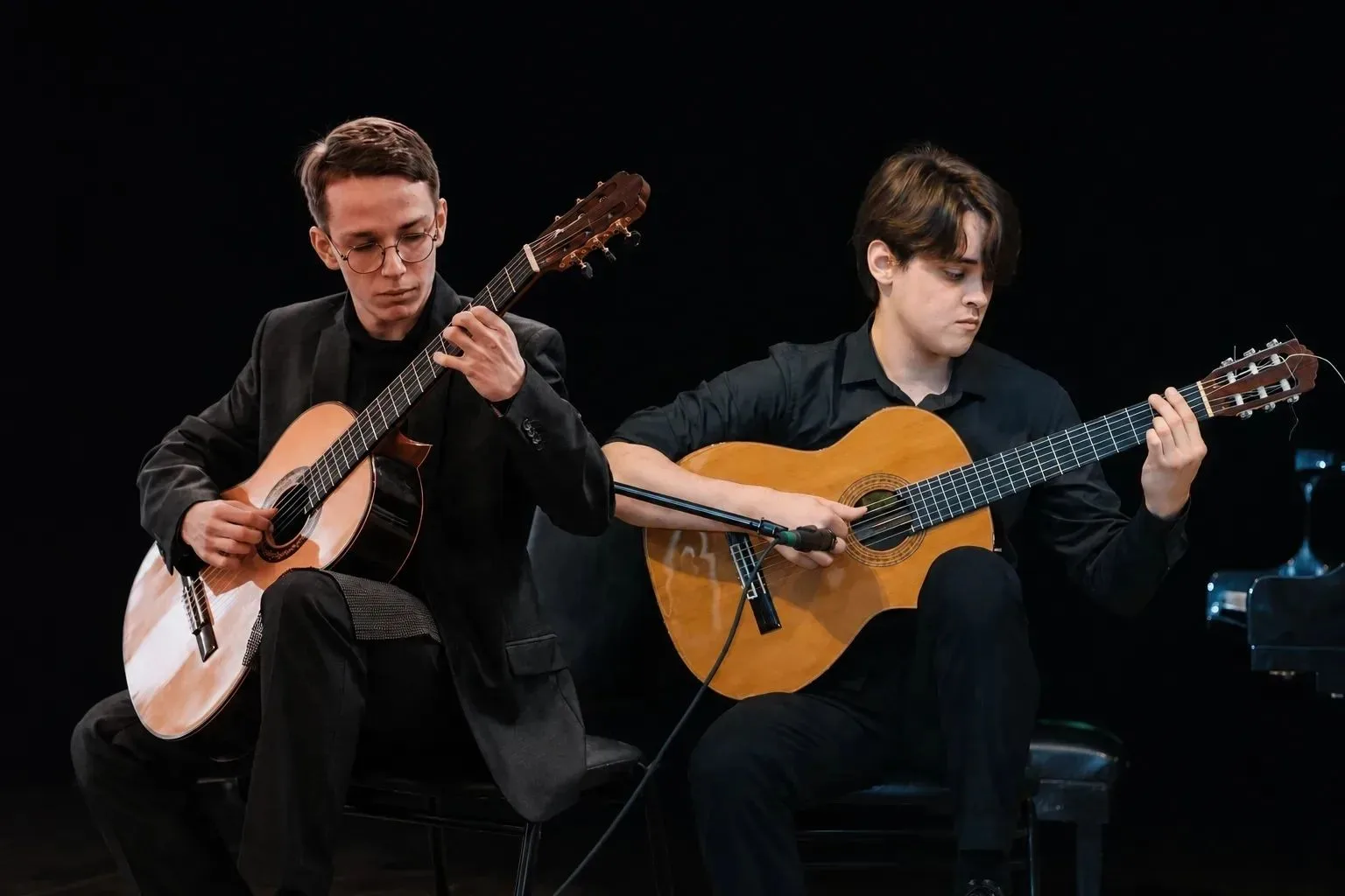 🎸🎼  ВЕЧЕР ГИТАРНОЙ МУЗЫКИ «МАГИЯ СТРУН» (6+)
⁣
27 июня областная библиотека им. Н. К. Крупской при