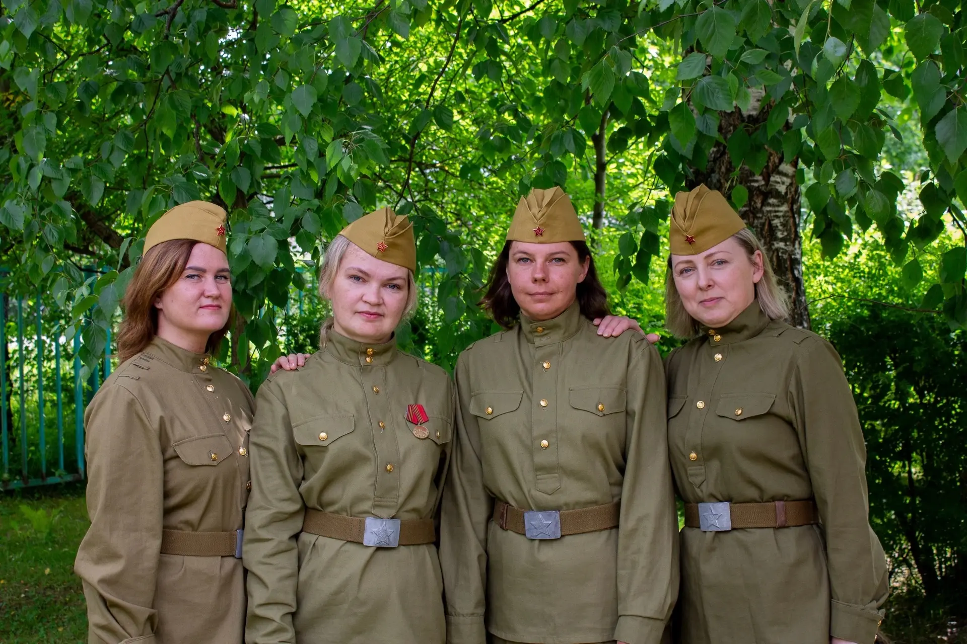 Внимание! Внимание! Осторожно!Красота!
Реализация патриотического проекта "И память в сердце оживает