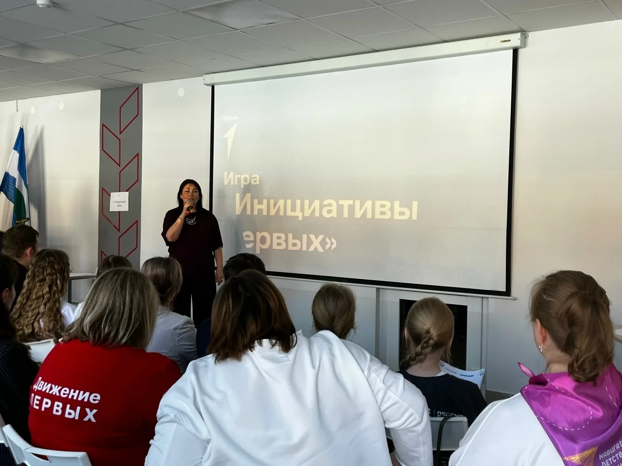 Помогали, работали, поддерживали: как специалисты Молодёжного центра участвовали в «Ини...