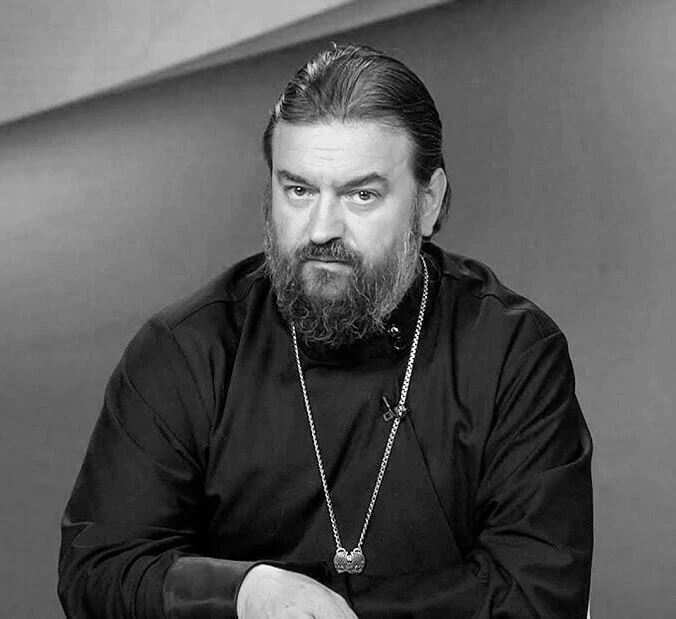 Раньше людей, которые имели какие-то психические отклонения, лечили таблетками, электро...