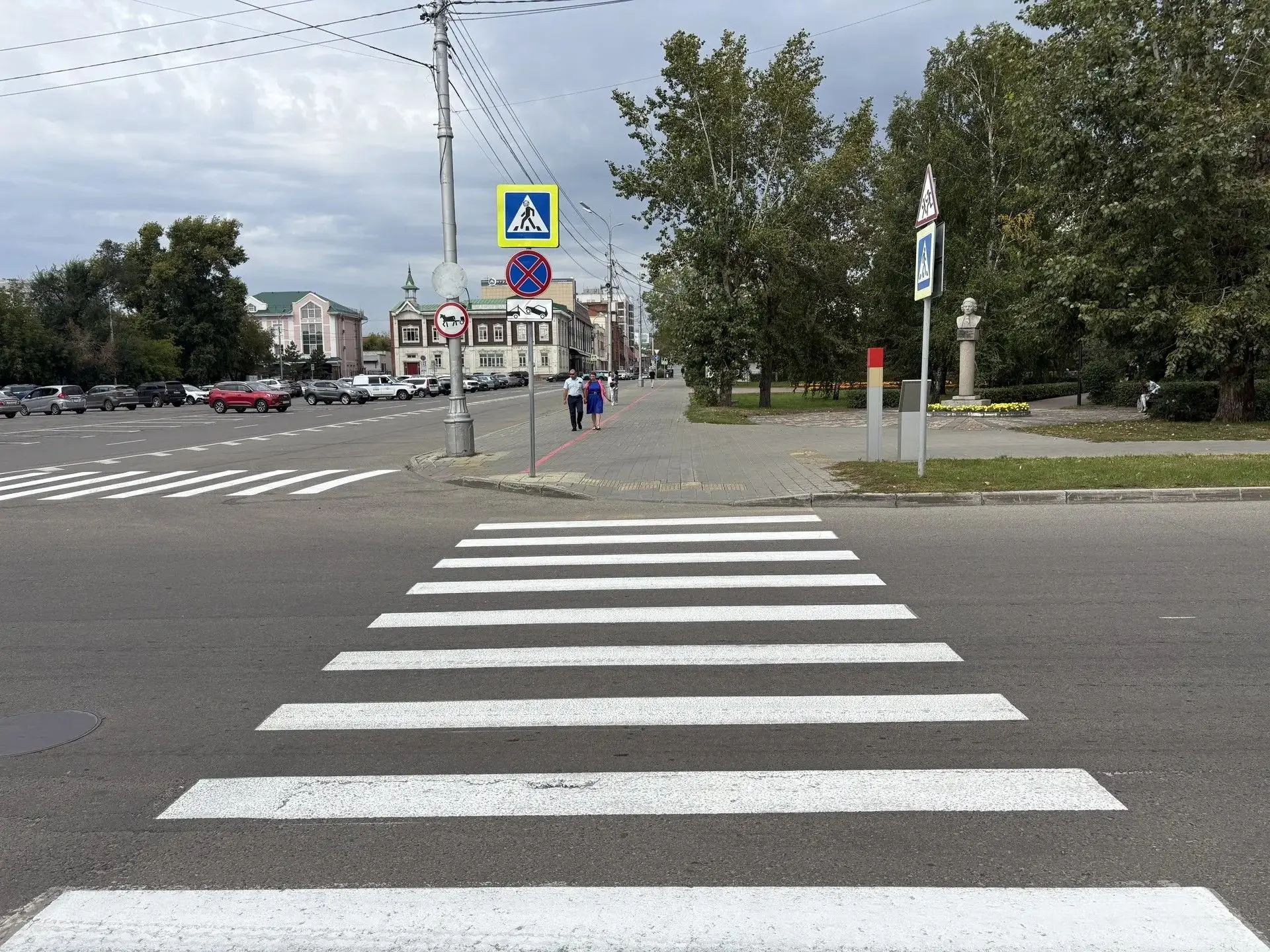 На улично-дорожной сети города продолжаются работы по нанесению дорожной разметки