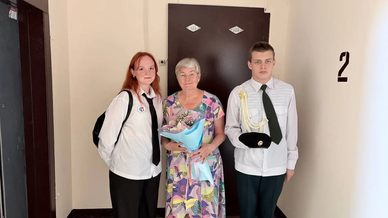 💐У нас есть добрая традиция - поздравлять с Днем знаний педагогов-ветеранов труда, кот...