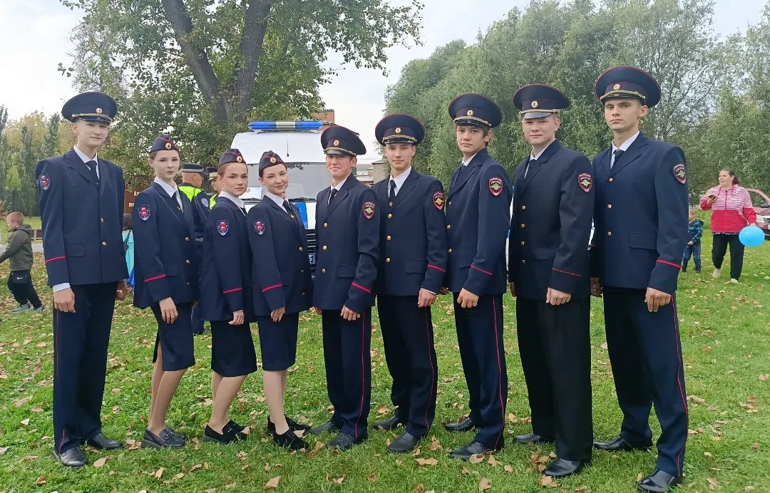 👮‍♂️ Профориентация в действии:  МВД класс на параде профессий!