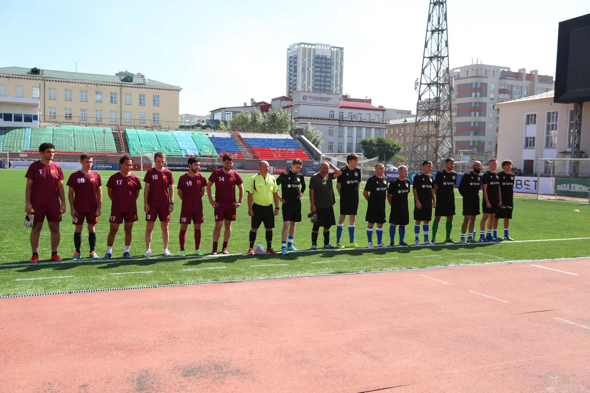 ⚽ Врачи Центра Мешалкина сыграли уникальный «матч дружбы» с пациентами