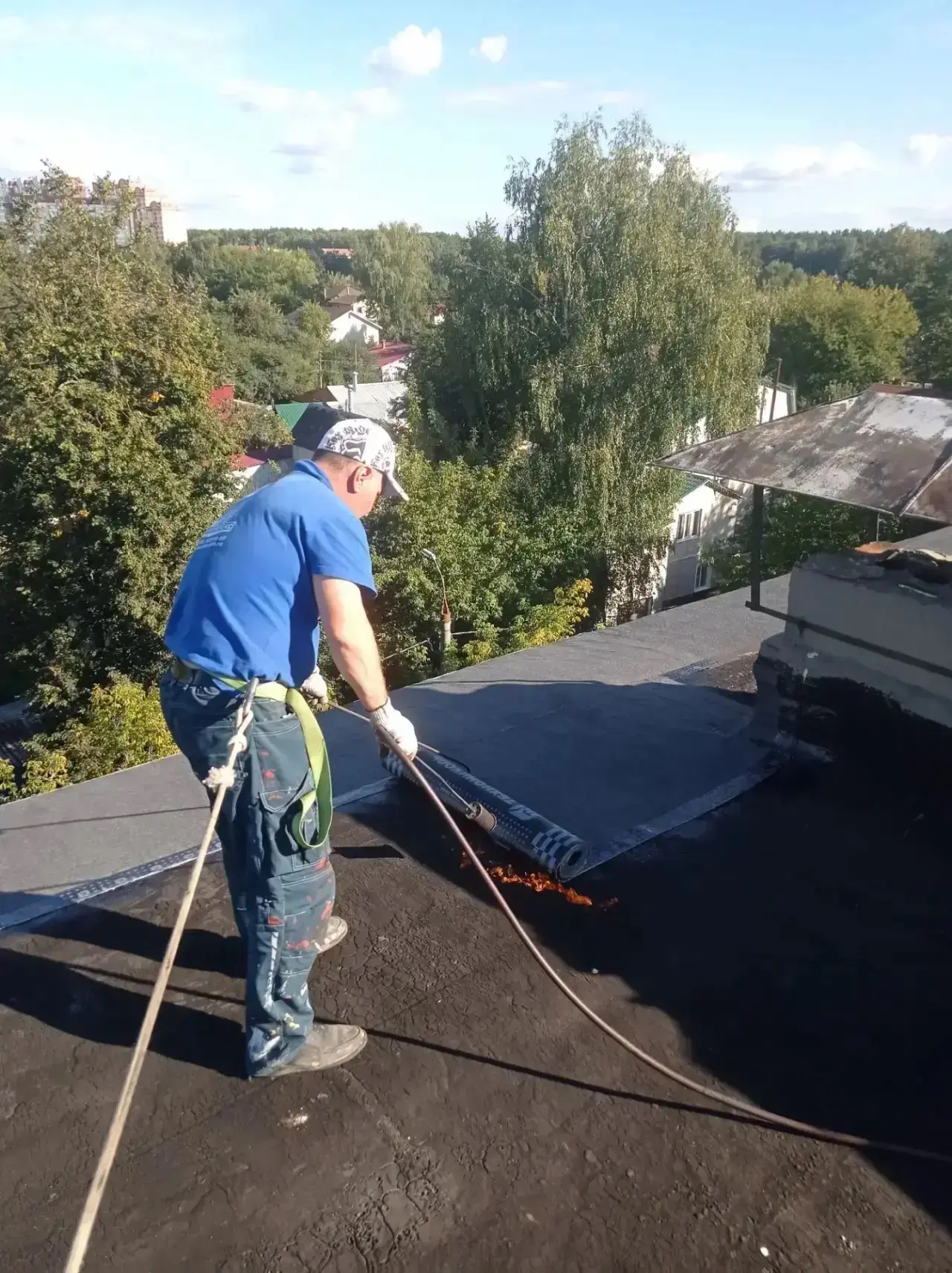 В рамках текущего содержания жилого фонда продолжается выполнение работ по локальному р...
