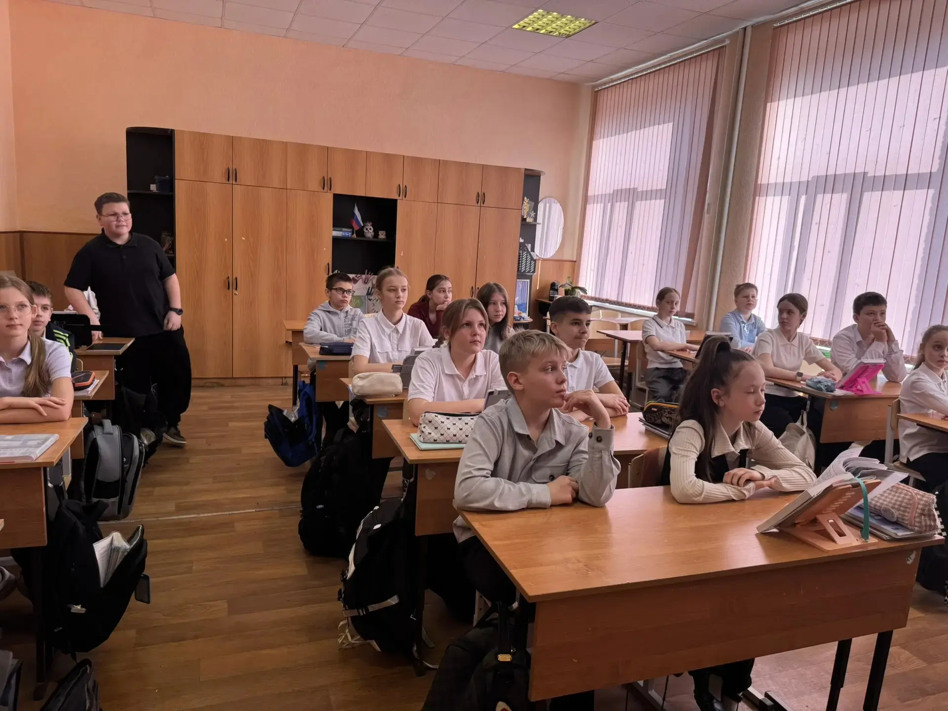 🇷🇺 КРЫМСКАЯ ВЕСНА: МЫ ВМЕСТЕ! 🤝✨  Сегодня, 18 марта, в МАОУ «Гимназия №34» прошли тематические класс