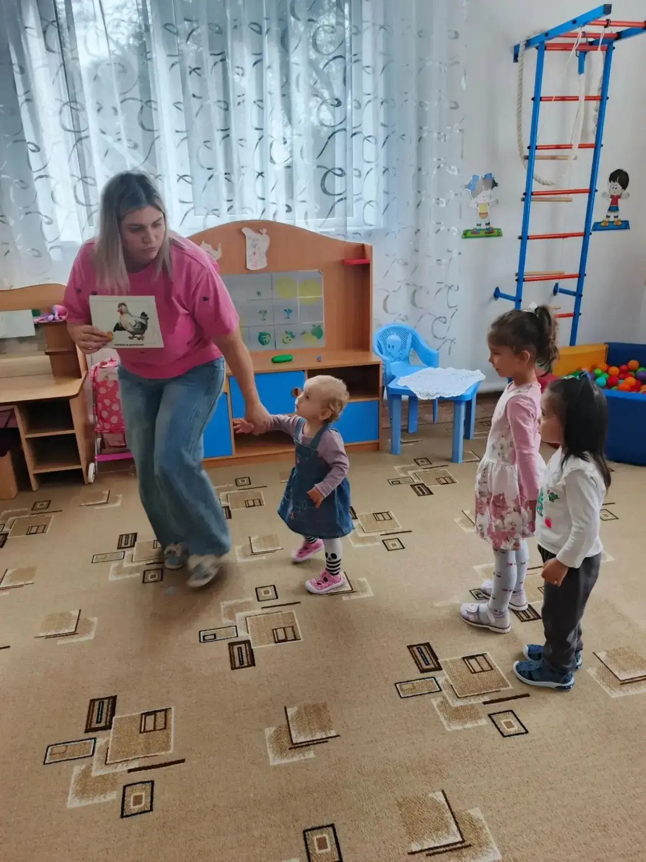 В ясельной группе «Дюймовочка» прошло увлекательное занятие по развитию речи «Кто в гос...