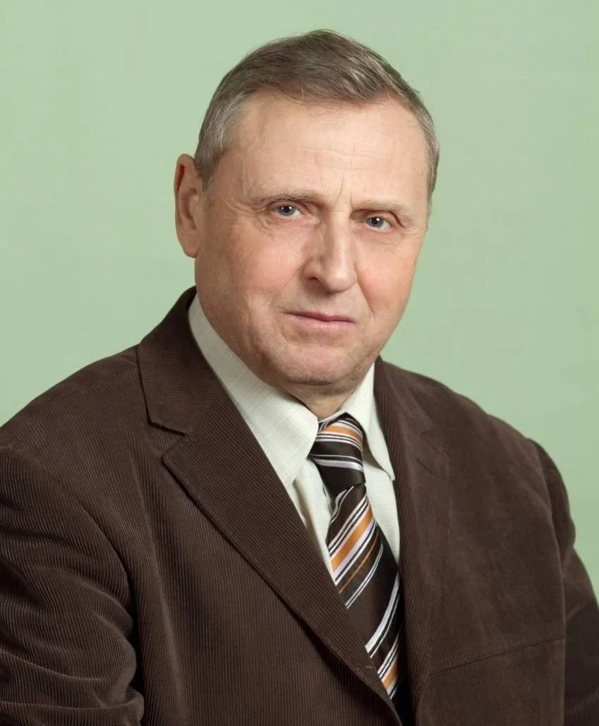 На Аллее Почётных граждан Новозыбковского городского округа скоро появится новое имя — Александр Сер