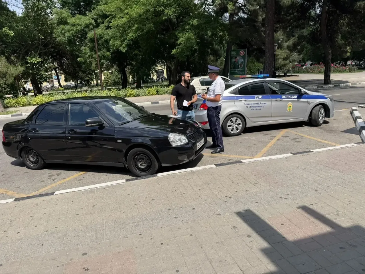 Совместно с молодежным патрулем и Госавтоинспекцией продолжаем проведение акции «СтопХам», направлен