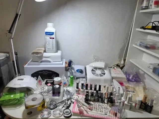 Продам оборудование для маникюра.