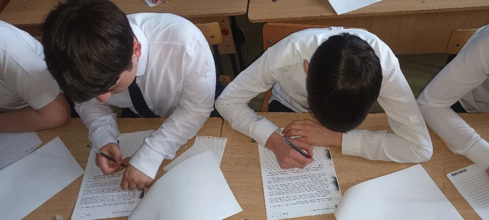 Сегодня в 8-х классах нашего лицея прошел ответственный этап — Всероссийская проверочная работа по р
