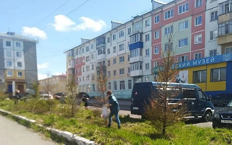 Маленький, но дружный коллектив ВМВЦ ударно потрудился в день субботника на всех подопе...