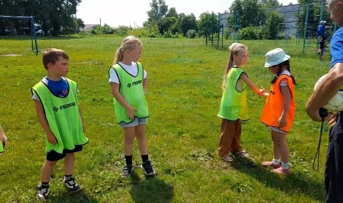 ⚽Лето с футбольным мячом: азарт, голы и море позитива в нашем школьном лагере! 
Сегодня в школьном л