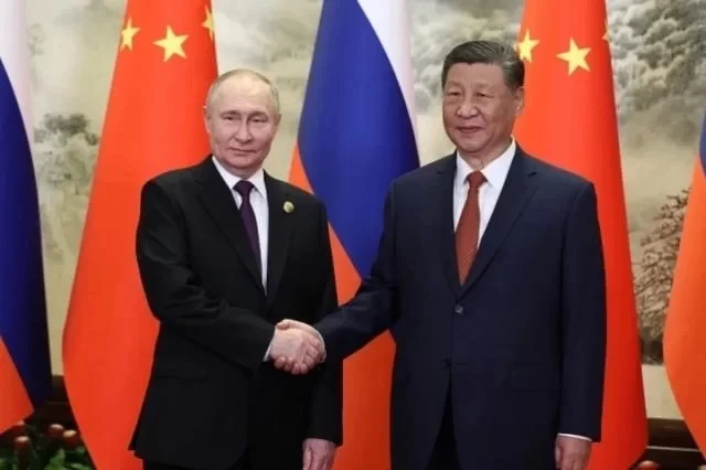 Путин поздравил Си Цзиньпина с 77-й годовщиной образования КНР