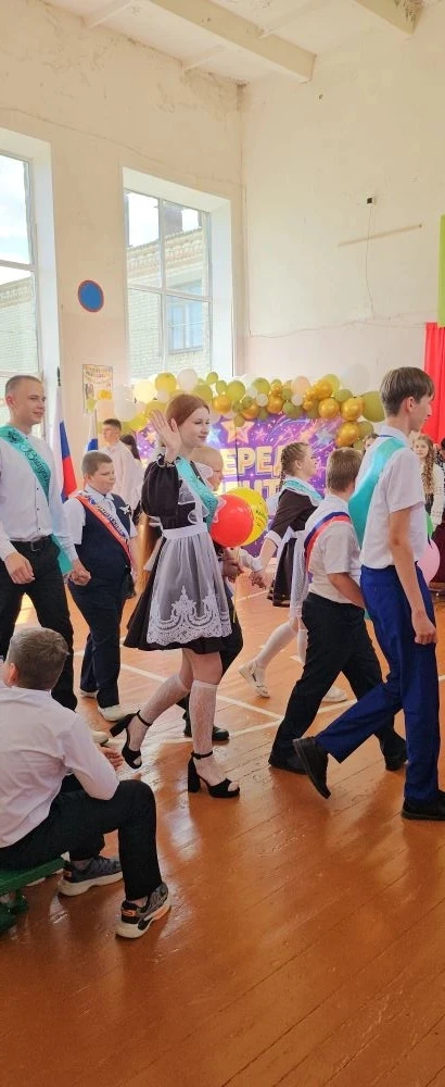 ❤ Сегодня в родной школе прозвучал последний, прощальный звонок.
