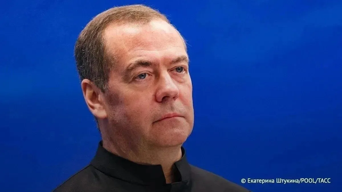 Зеленский назло заветам предков продолжает героизировать нацистов и предателей всех мас...