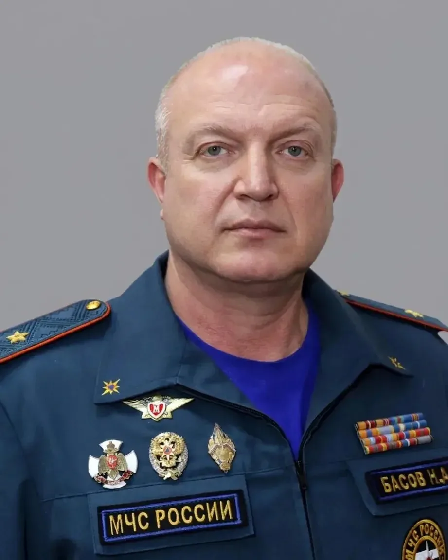 Поздравление начальника МЧС Ставрополья генерал-майора внутренней службы Николая Басова...