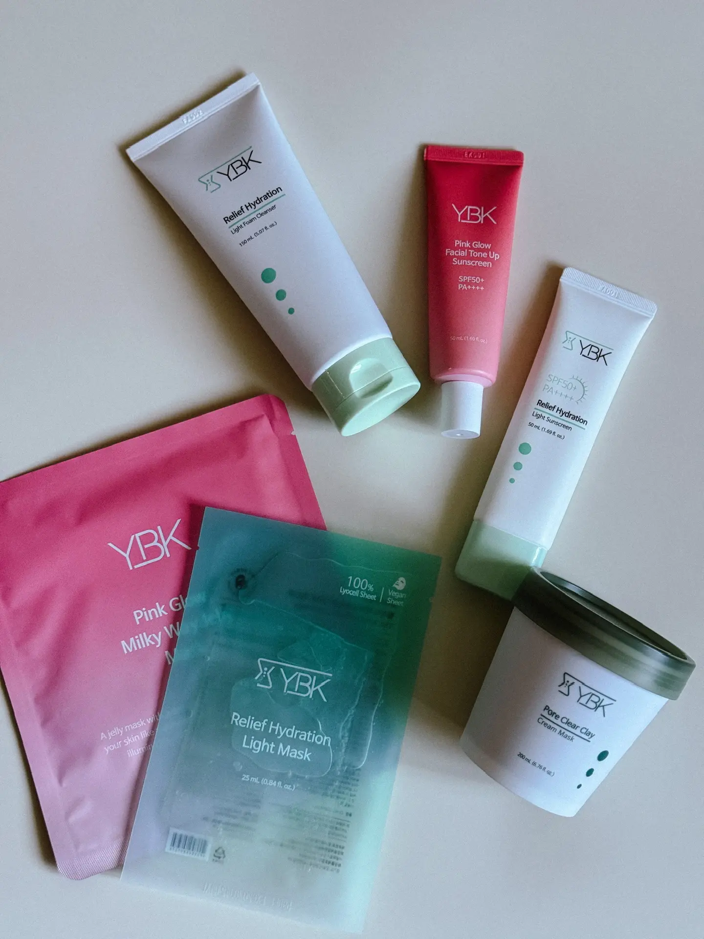 Знакомилась с новым для себя брендом YBK 🎀

Первым делом попробовала pink glow milky way - гелевая 