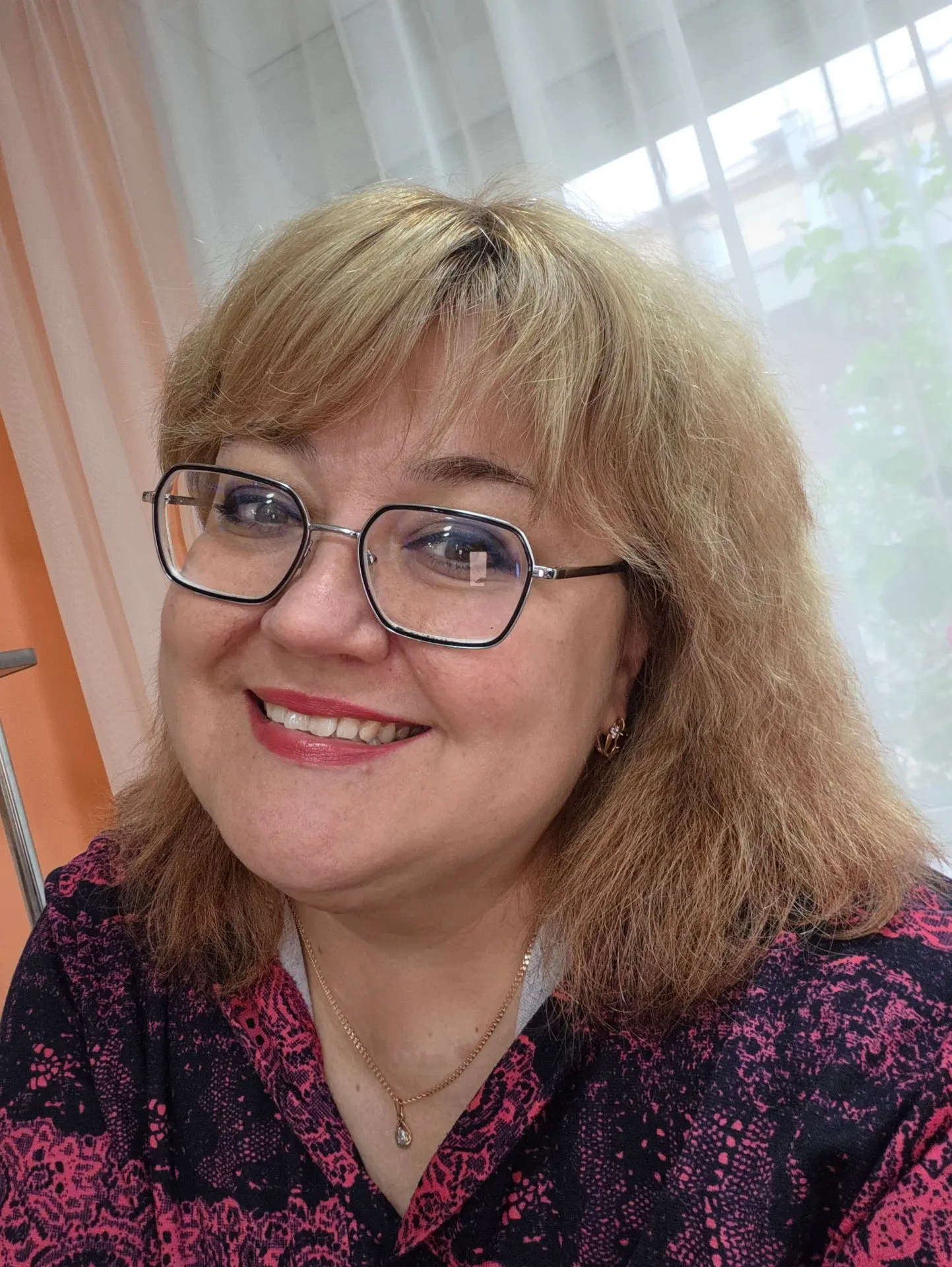 Иногда улыбка — это просто пауза перед новым вдохом...