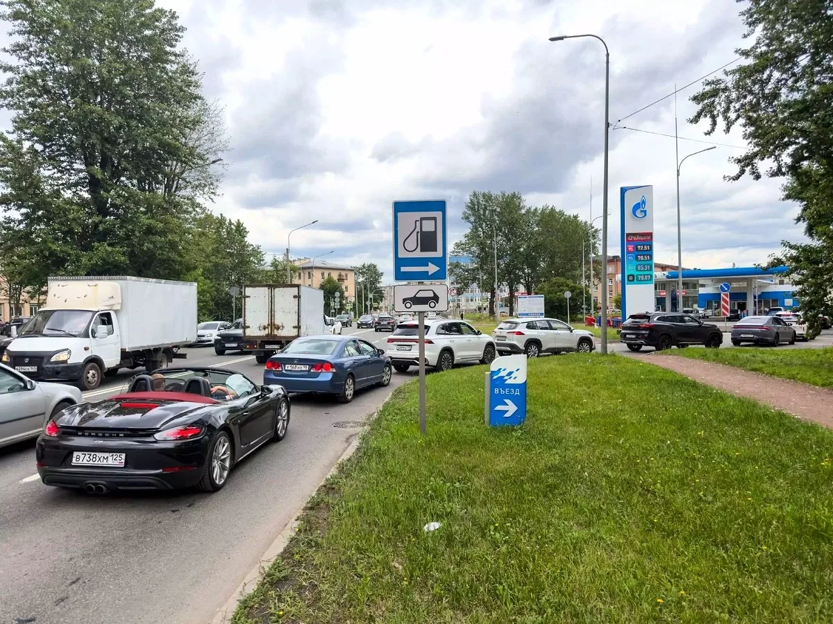 ⛽️«Осторожный оптимизм» и 65 закрытых АЗС: в Ленобласти оценили ситуацию с бензином 

Губернатор Але