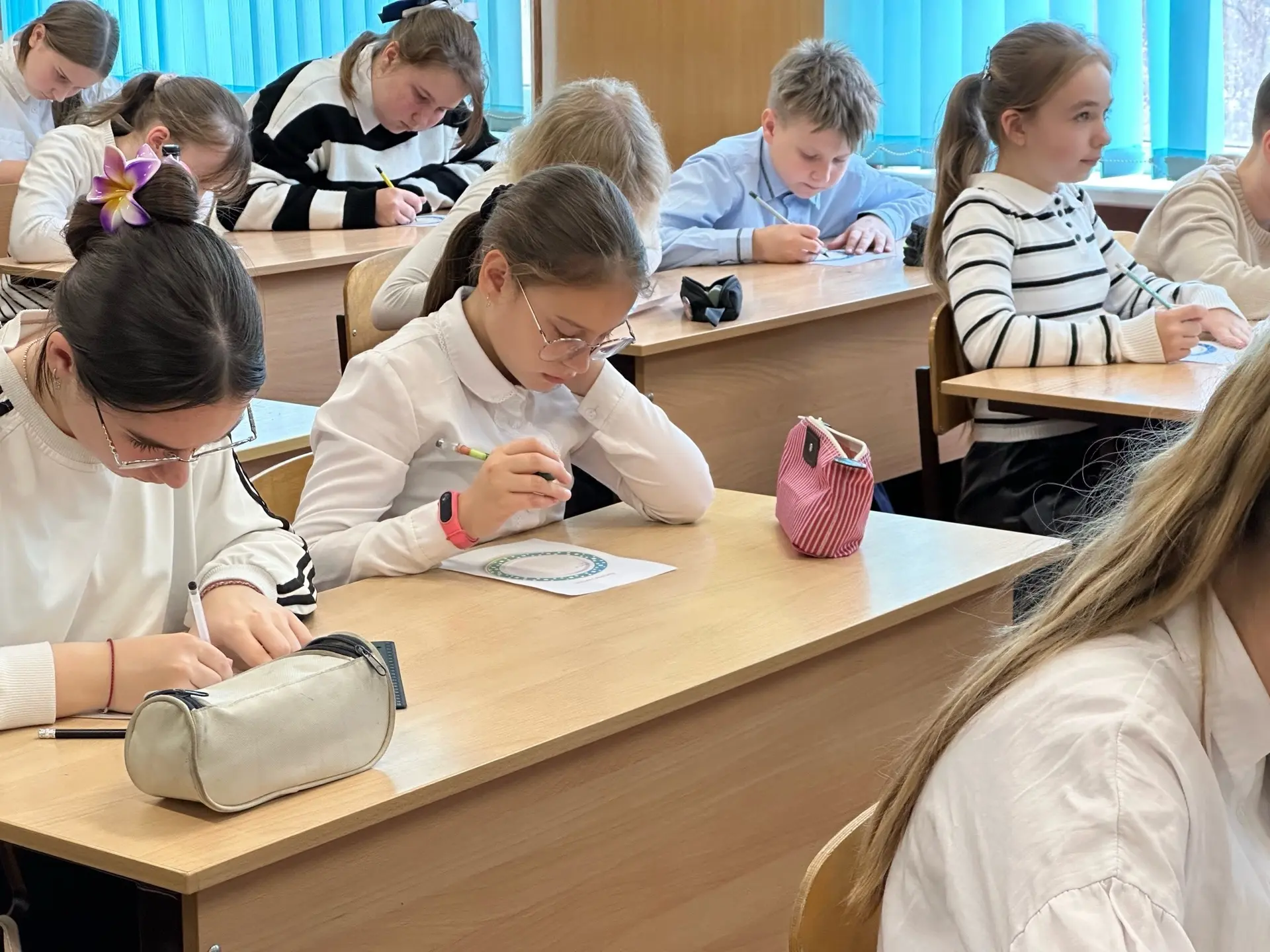 🌏 День Земли в 5‑А: от идей к действиям!  В День Земли ученики 5‑А класса вместе с советником директ