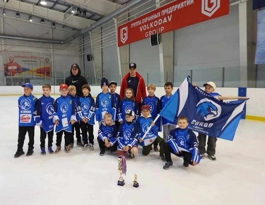 🏒16–17 мая в Калуге прошёл хоккейный турнир, посвящённый Дню Победы, среди хоккеистов ...