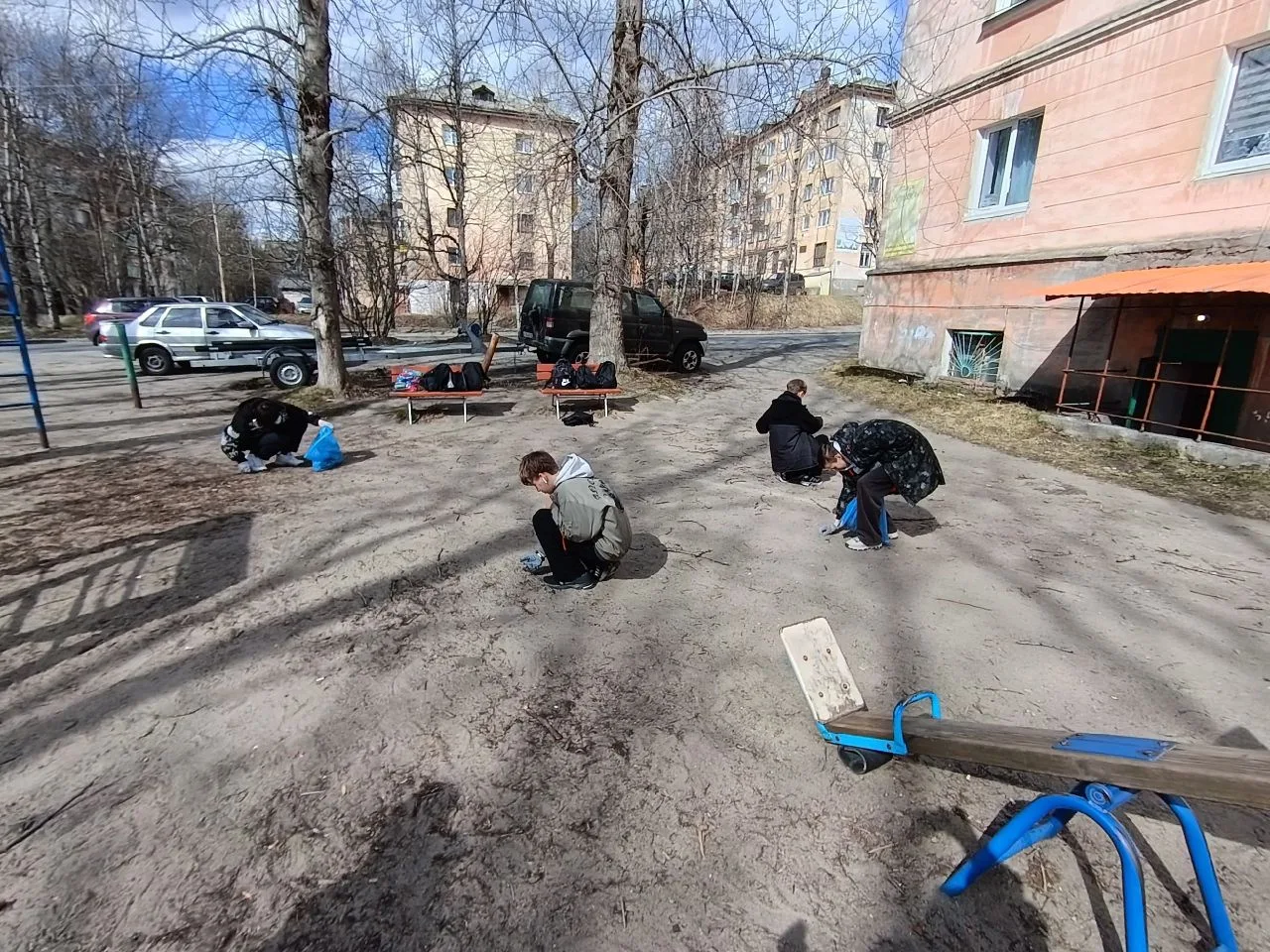В преддверии праздника 1 Мая наши ребята из 7 «Б» и 8 «А» класса вместе с Аленой Алекса...