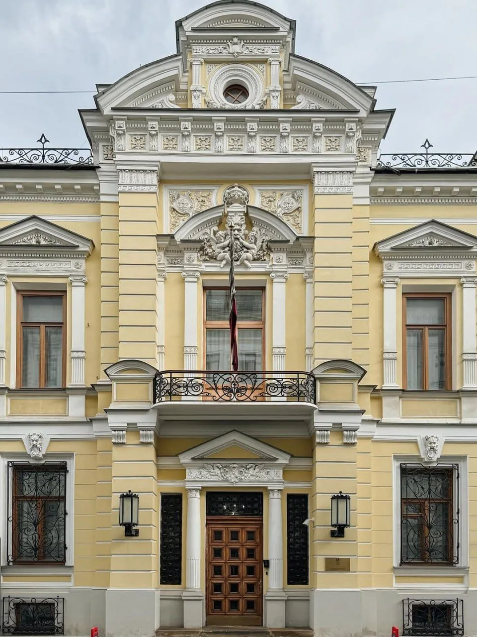 Городская усадьба Ивана Викуловича Морозова

📌 Городская усадьба возникла в XVIII веке на участке г