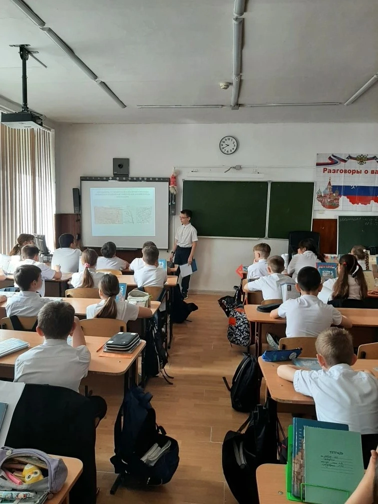 📢 В нашей школе проходит неделя истории и обществознания. Это время, когда мы вспоминаем яркие событ