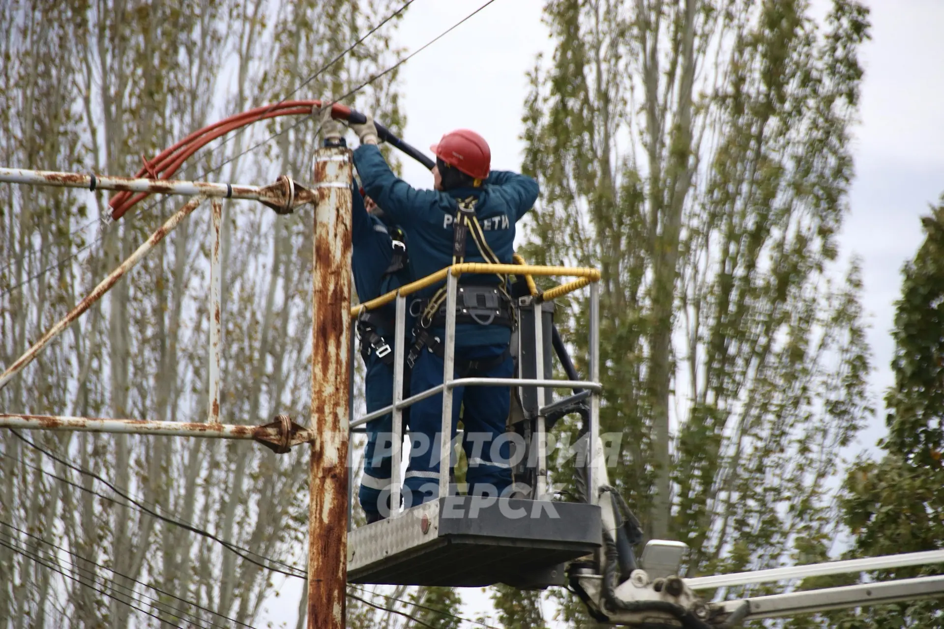 ⚡️ В Озерске продолжаются работы по восстановлению электроснабжения