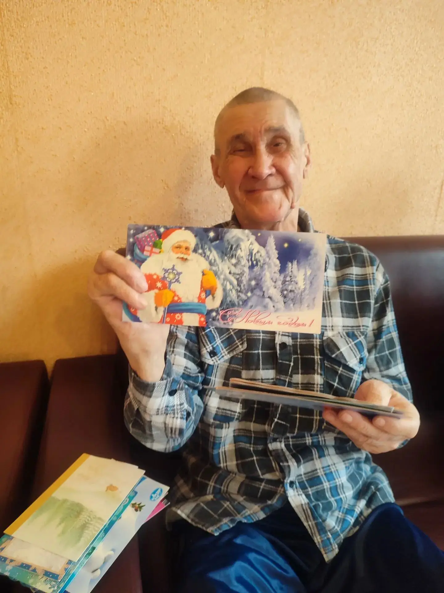 🔶 Сегодня на индивидуальных занятиях получатели социальных услуг рассматривали советск...