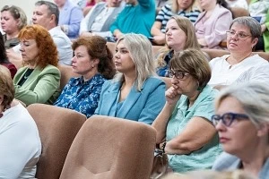 19 августа на выездном заседании Городского педсовета в Октябрьском районе обсудили клю...