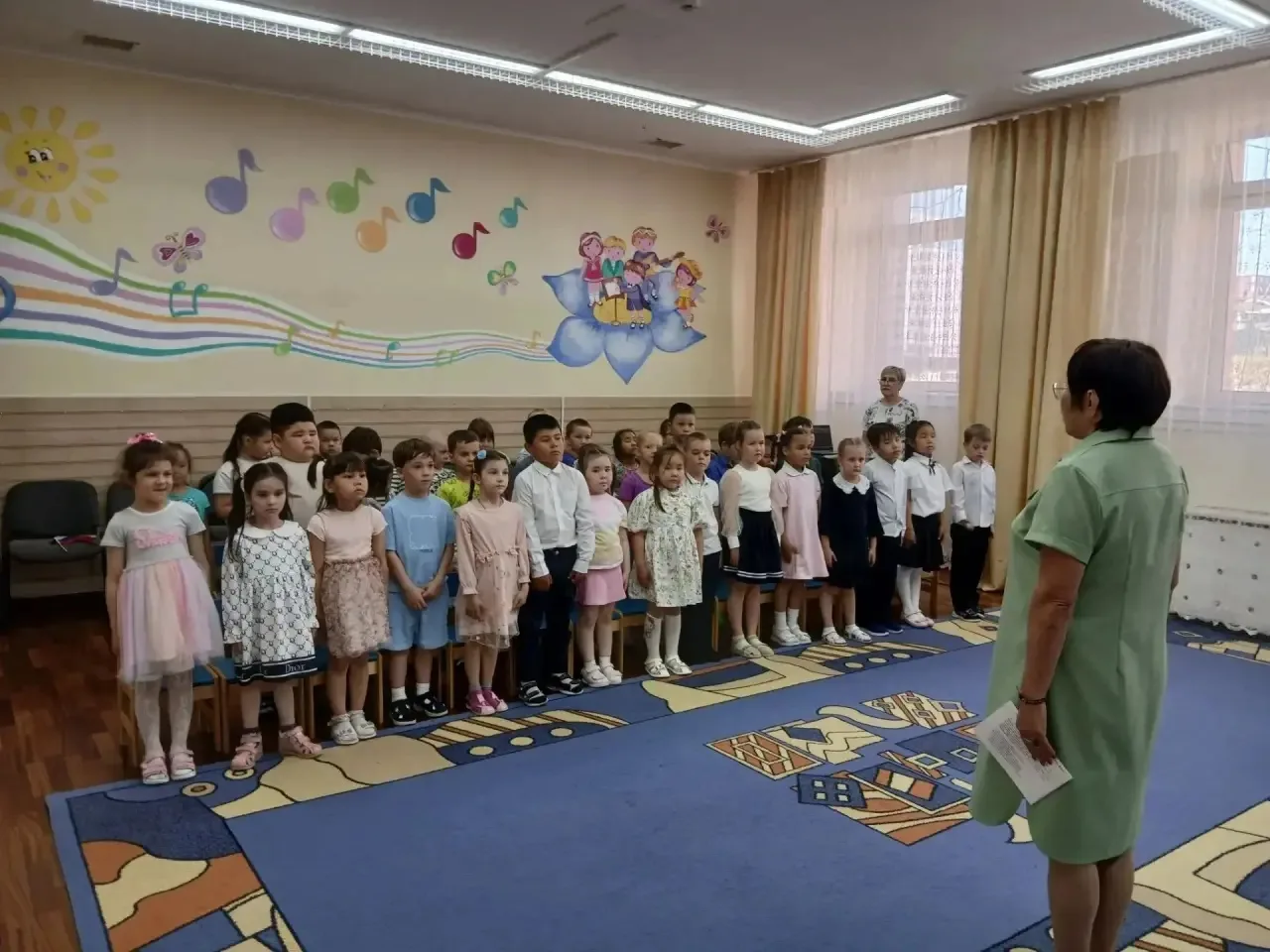 В старших группах «Царевна-лягушка» и «Капельки» детского сада прошло тематическое заня...