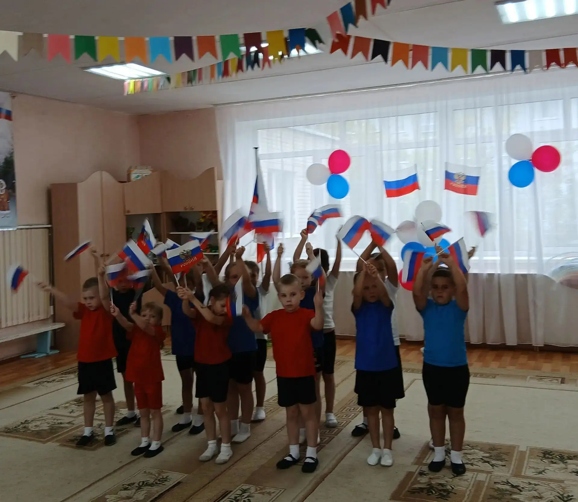 🇷🇺 В старшей группе «Солнечные зайчики» прошёл яркий тематический праздник, посвящённ...