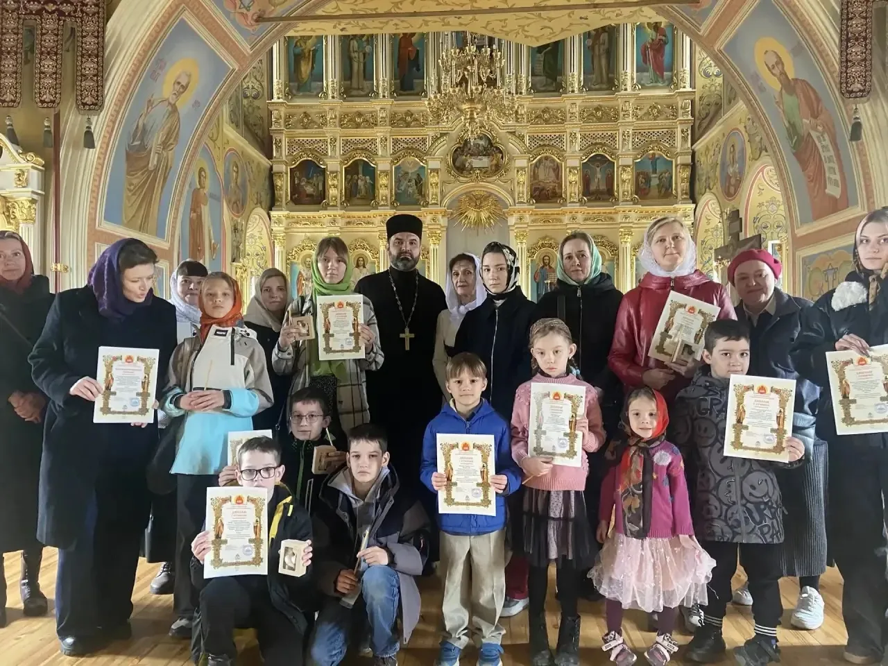 Арт-фестиваль "Хранимая Богом родная земля"
В течение 10-ти лет наша студия принимает участие в реги