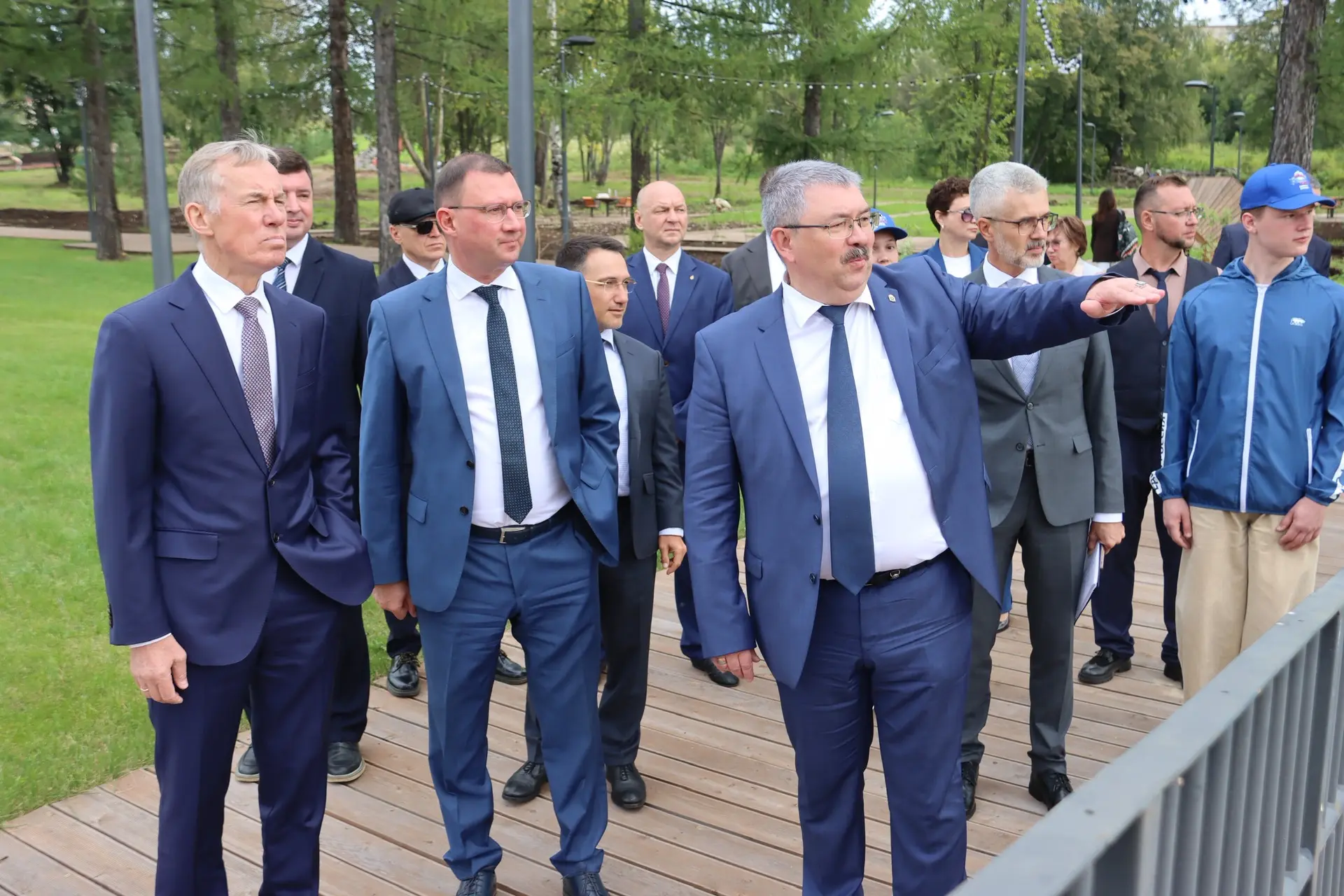Губернатор подписал мастер-план Лесного!