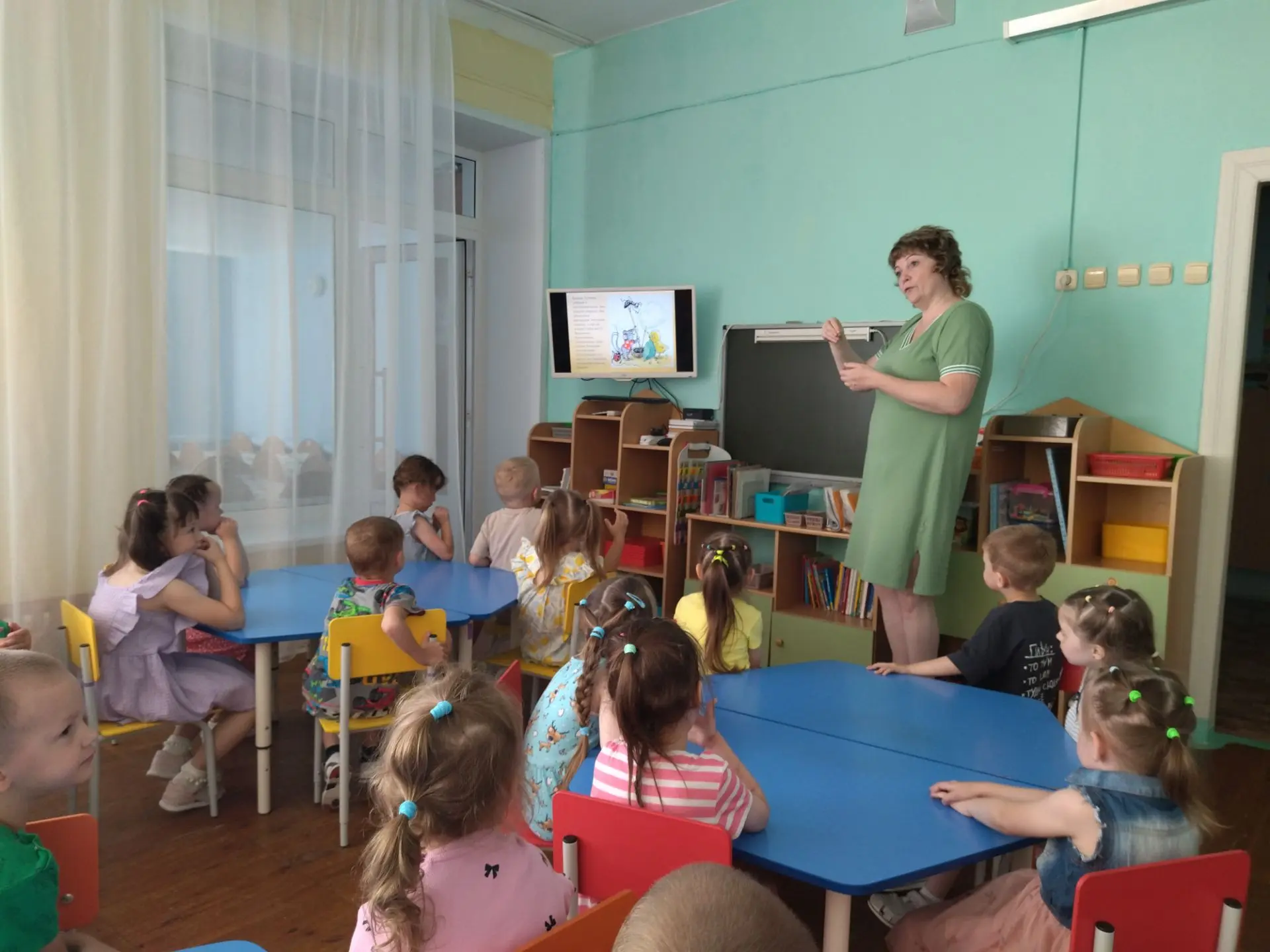 Сегодня отмечаем День рождения доброго волшебника детской книги-Владимира Сутеева. 
Наш книжный мара
