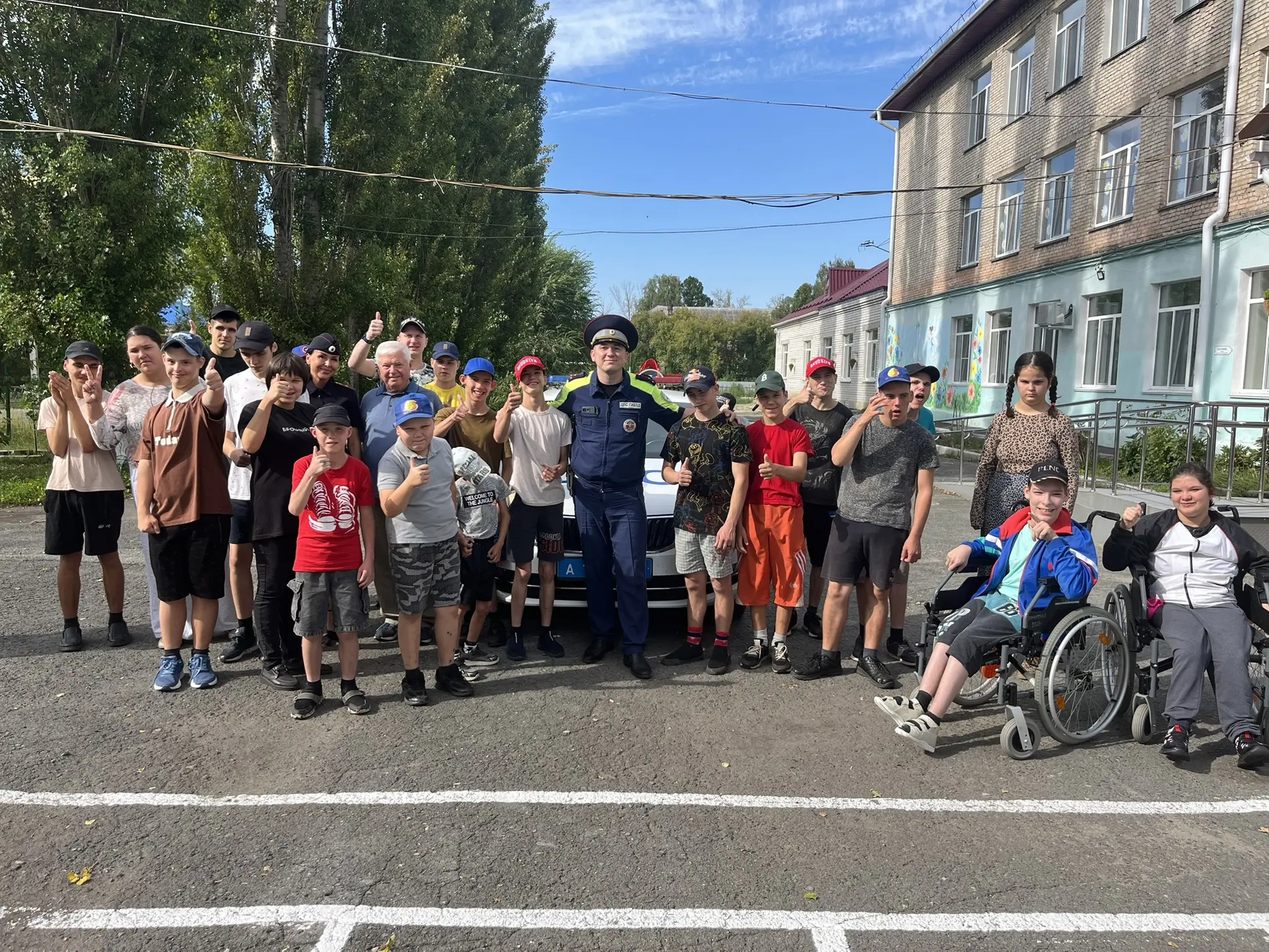 👮🏻‍♀️Полицейские — детям: полезные подарки и «живой» урок безопасности!