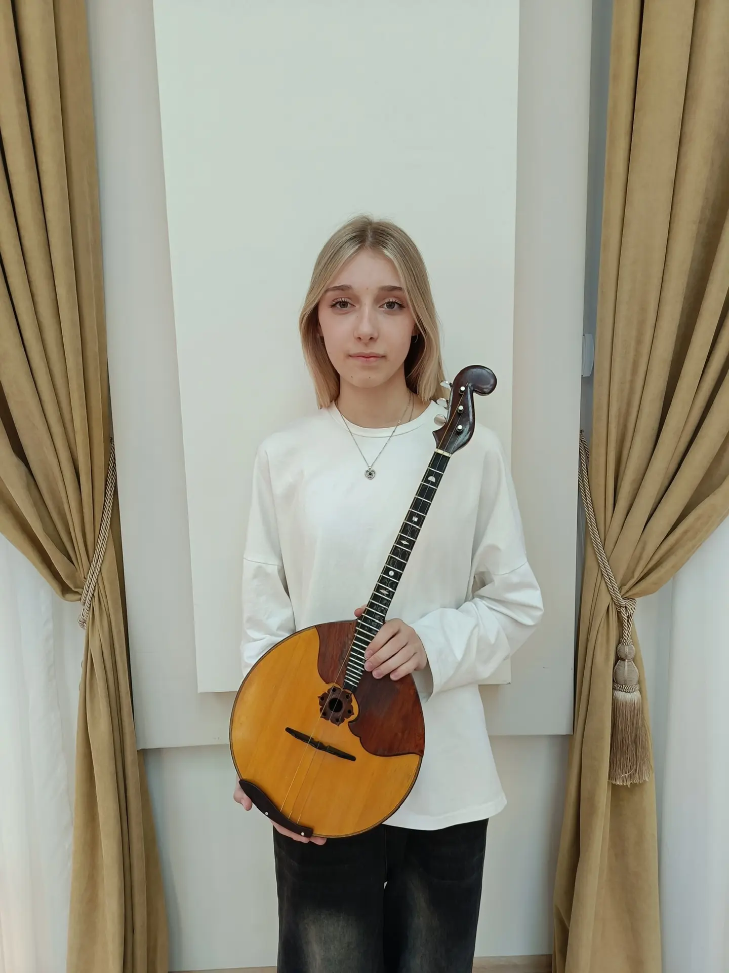 🎶💫Рубрика о выпускниках, которые решили связать свою жизнь с музыкой.