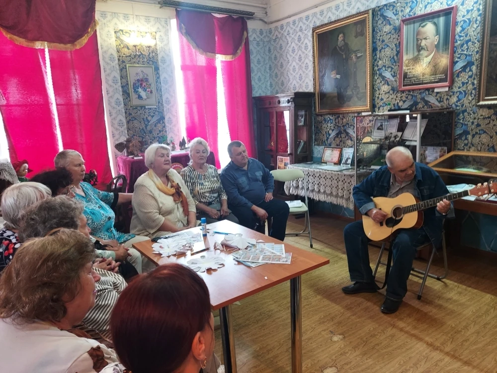 Символы семьи, любви и верности: праздник в Кохме 
В Кохме сотрудники Музея истории городского округ