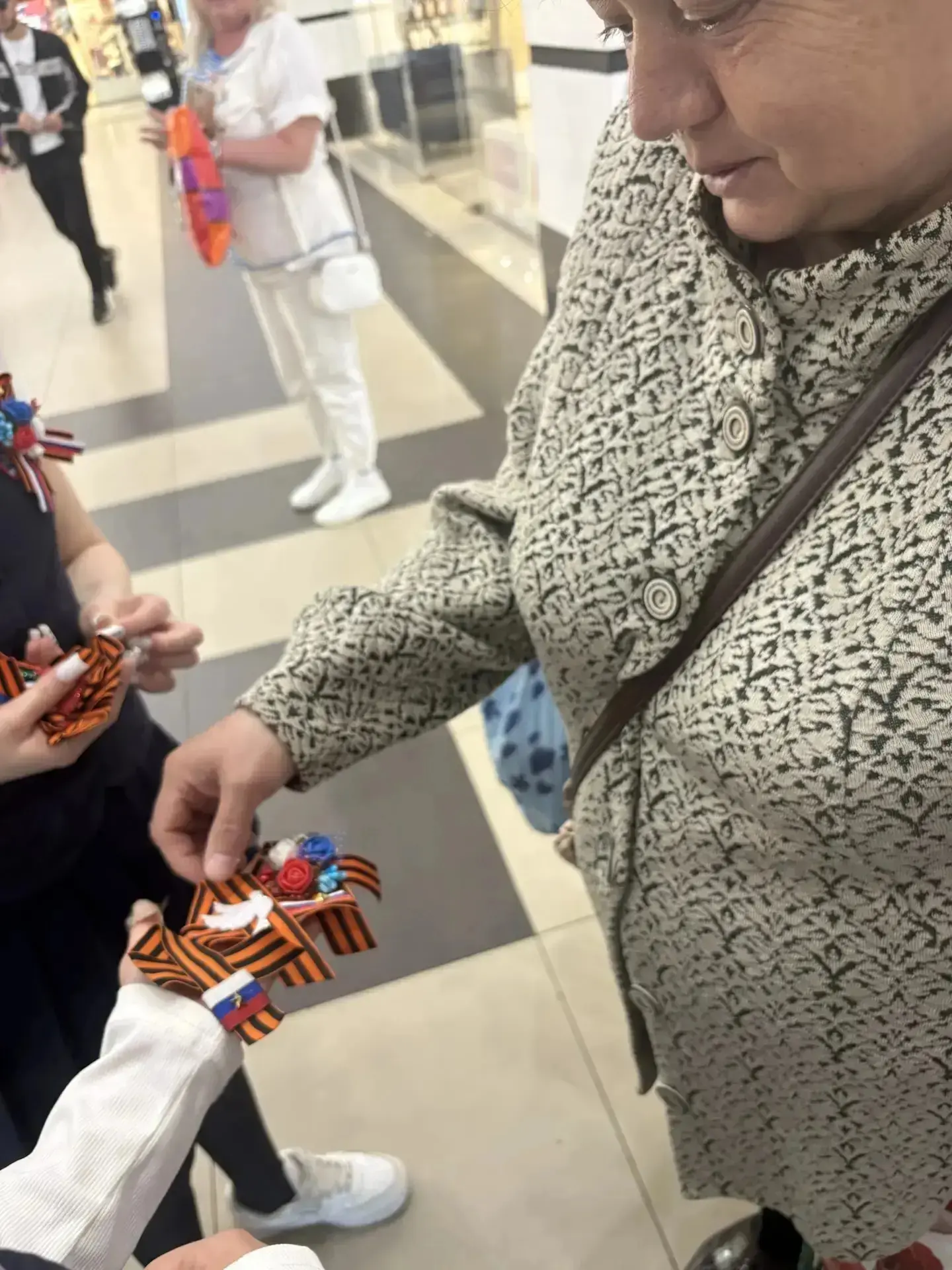 «Не просто лента, а частичка сердца»: 7 «Б» превратил символ Победы в добрую традицию. В преддверии 