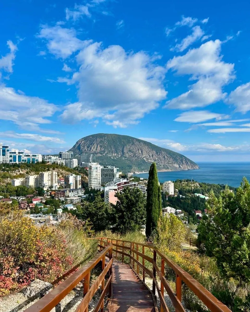 ⛰️Гора Болгатура

Самый красивый вид на гору Аю-Даг, скалы Адалары и Гурзуф открывается с горы Болга