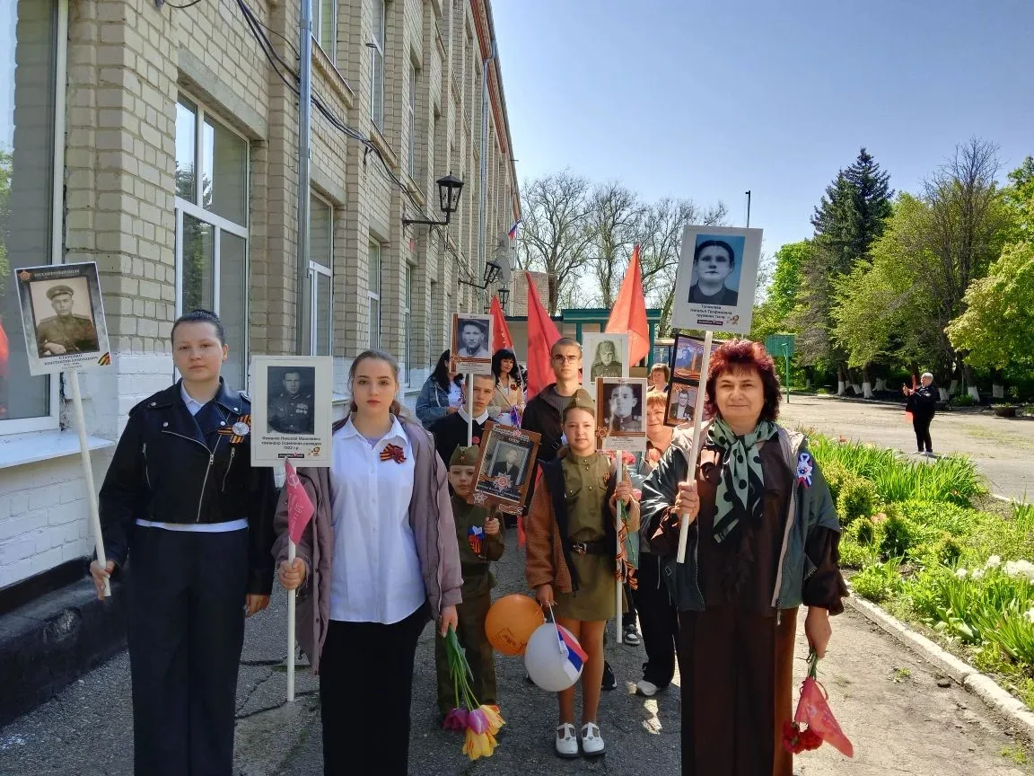 В День Победы сотрудники и обучающиеся МБОУ «СОШ 10» поселка Цимлянский присоединились  к Всероссийс