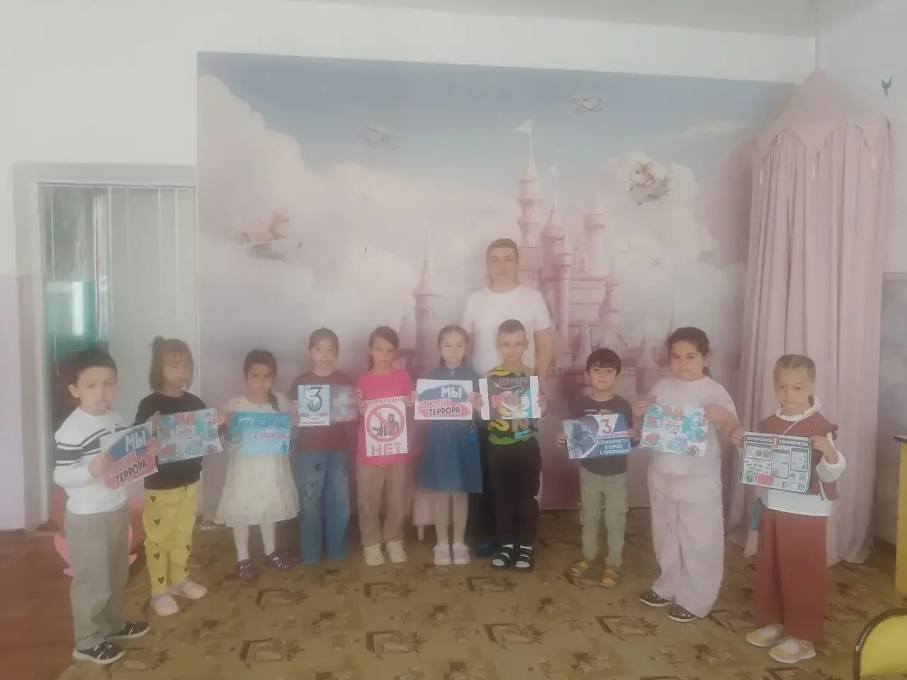📚Сегодня в группе «Золушка» прошла беседа на тему: «День солидарности в борьбе с терро...